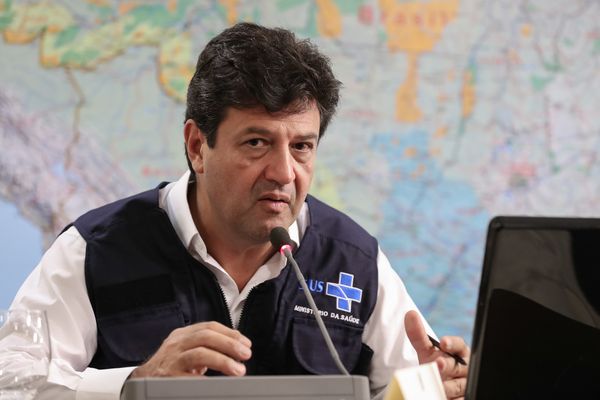 Mandetta diz que segue no cargo e que viu 'grande colaboração na fala do presidente' Bolsonaro